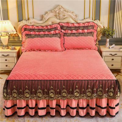 China Nondisposable High Quality Cheap Embroidery Bedskirt and Lace 3pcs Bedspread Pillowcases Set for sale