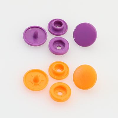 China Eco - Friendly T5 Workwear Buttons Plastic Snap Button for sale