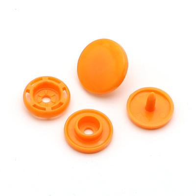 China Eco - Friendly T8 Baby Clothes Button Plastic Snap Button for sale