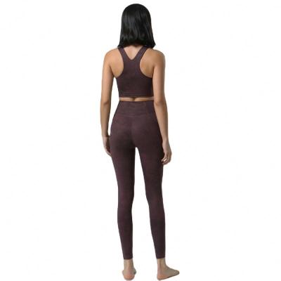 China Breathable Women In The Gym Yoga Set Workout Yoga Wear Set Activewear Running Fitness And Yoga Equipment With Pocket for sale