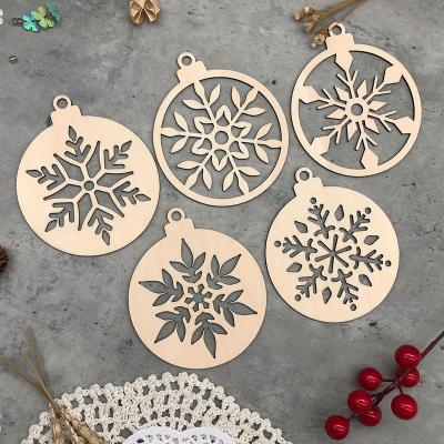 China Europe Wholesale Laser Cut Wooden Snowflake Tags Embellishments For New Year And Christmas Decoration for sale