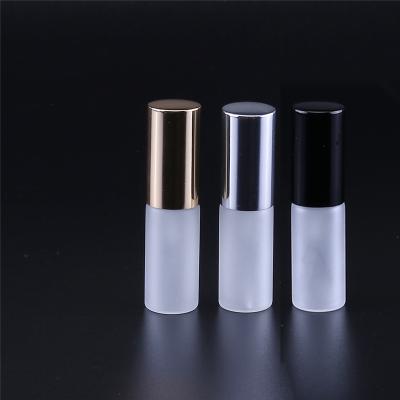 China Personal Care Portable Small Round Frosted Mist Spray Glass Perfume Bottle 5ml With Gold Sliver Black Cap for sale