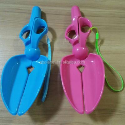 China Puppy Stored Cat Waste Poo Poop Dog Pick Up Scissor Scoop Sling Cleaning Tool for sale