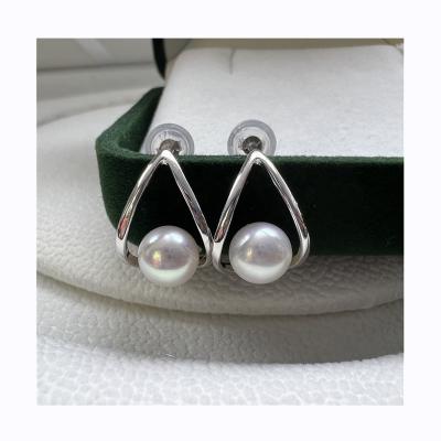 China Latest E007 Hot Sale CLASSIC Fashion Vintage Women's S925 Silver Simple Round Earrings 6-7mm Pearl Earrings for sale