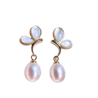 China Cute E019 5A Butterfly Rice Shape Beads Stud Earrings Vintage Natural White Gold Plated Jewelry Beautiful for sale