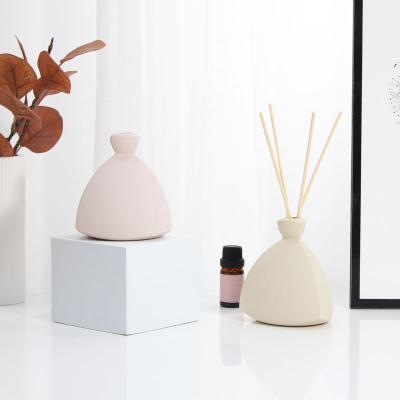 China New Trend Modern Custom Home Decor Fireless Perfume Vessel Home Wedding Favors Gift Set Reed Diffuser for sale