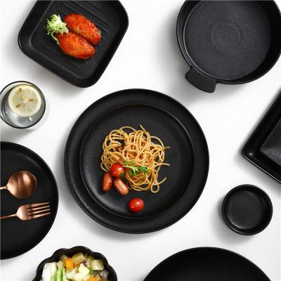 China Sustainable Personalized Modern European Style Matte Black Ceramic Dinner Set Tableware for sale