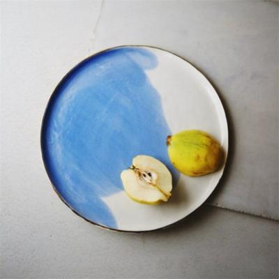 China Viable Color Fancy Design Round Elegance Wedding Used Restaurant Dishes Set Blue Ceramic Ware Charger Dish for sale