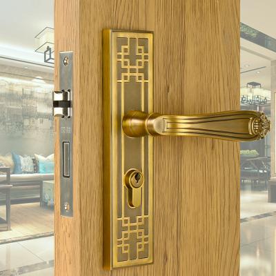 China Manufacturers Guangdong Zinc Alloy Door Handle Quickly Delivery Garment One Piece Mechanical Lock Zinc Alloy Hardware With Lock for sale