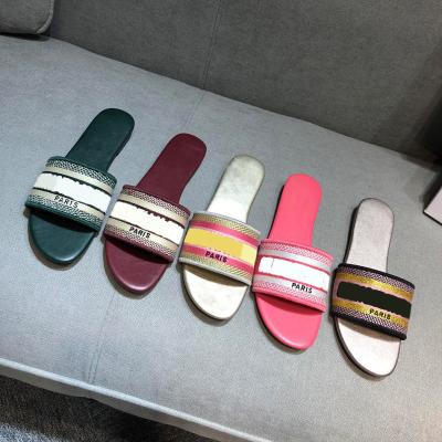 China Hot Fashion Trend Designer Summer D Home Embroidery Letter Slides Slippers Women Shoes Luxury Ladies Flat Sandals Slippers For Women for sale