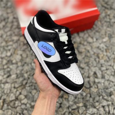 China Hot Cushioning Dunk Mens And Womens SB Running Shoes Fashion DunkLow Skateboard Shoes White/Black/Gray/Blue Low Top Casual Sneakers for sale