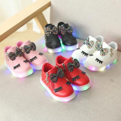 China Cute Children's LED Light Shoes Children Deodorization Baby Sports Shoes Without Lace for sale