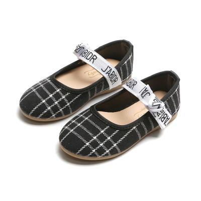 China Plaid Flat Design Fashion Autumn Children Shoes Soft Comfortable Children for sale