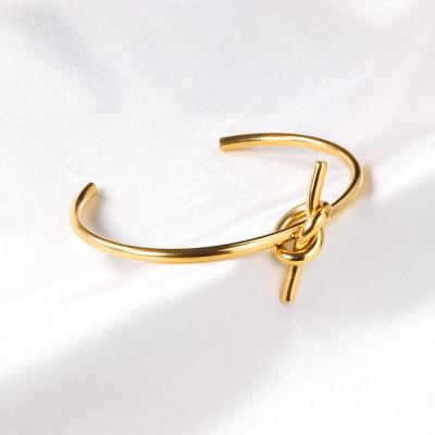 China 2022 Wholesale Hot Sale Trendy Hip Hop Miami 18K Gold Plated Discoloration Women Bracelets for sale