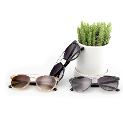 China Fashion Sunglasses Factory Wholesale Supply Travel Outdoor Sunglasses 3 Colors Available Around Driving Unisex Sunglasses for sale