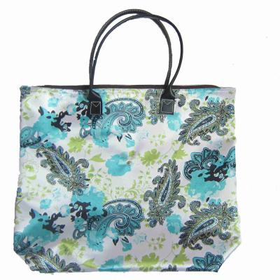 China Large printable satin fabric foldable shopping bags for women with flower pattern for sale