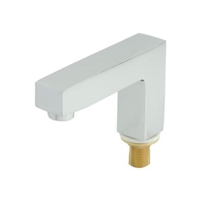 China Barless Modern Deck Mounted Solid Brass Chrome Bathtub Water Spout Mixer Tap for sale