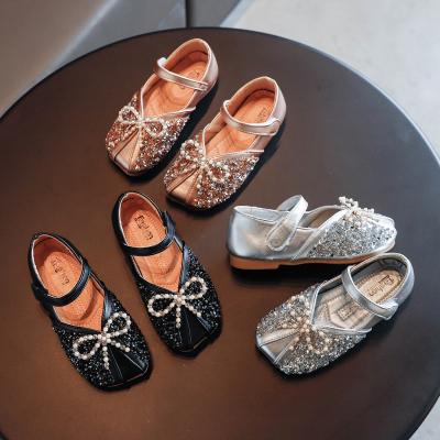 China New Little Girls Fashion Rhinestone Princess Round Shoes Girls Spring Flat Leather Shoes for sale