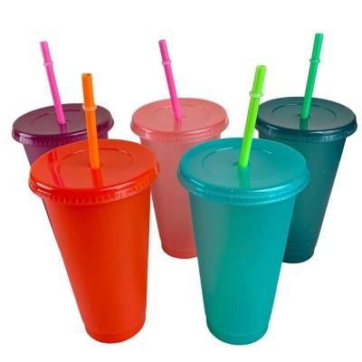 China Frosted Reusable Plastic Glitter Tumbler 24oz Green Reusable Hard Plastic Venti Drinkware Iced Cold Cups with Lids and Straws for sale