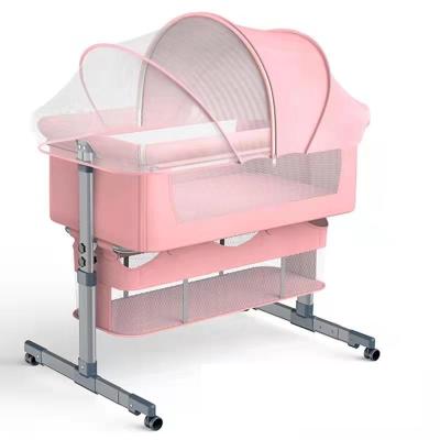 China Eco-Friendly Materials Multi-Function Baby Hutch Splicing Baby Bedside Dismountable Portable Large Bed Folding Crib Newborn Crib Bed for sale