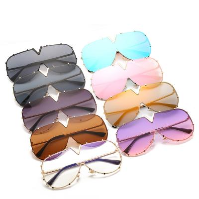 China Fashion Sunglasses 2022 New Fashion Steampunk Sunglasses Custom Made Luxury Ladies Brand Sunglasses Men's Oversized Sunglasses for sale