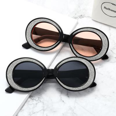 China Fashion Classic Sunglasses 2022 Fashion Oval Shape Retro Fashion Sunglasses for sale