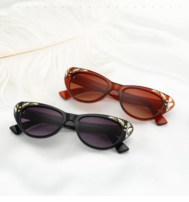 China Brand Designer Sunglasses 2022 Fashion Custom Retro Cat Eye Sunglasses For Women for sale