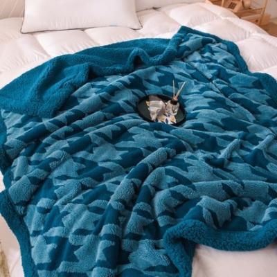 China Factory Supply Anti-static Luxury Direct Fleece Velvet Jacquard Fleece Blanket Microfiber Sherpa Thick Plush Blankets for sale