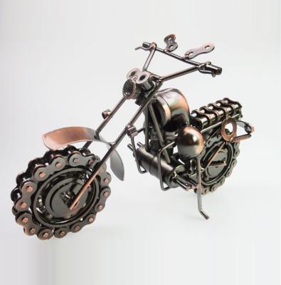 China Europe Creative Vintage Handcrafted Iron Motorcycle Handmade Collectible Ornament Model with Cogwheel for Motorcycle Lovers 1805320 for sale