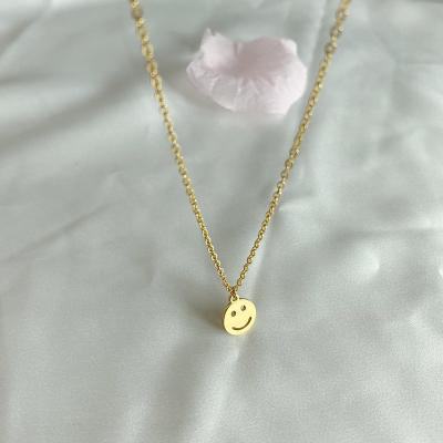 China High Quality Custom Trending Simple Women Smiley Face Pendant Necklace Gold Plated Clavicle Necklace for sale