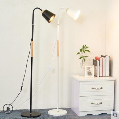 China Industrial Wooden Nordic Style Floor Standing Lamp For Living Room for sale