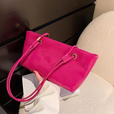 China Hotel And Resort Large Capacity Good Leather Woman Bag Candy Colors Good Leather Woman Bag for sale