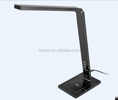 China Modern Aluminum Lamp Body LED Material Table Lamp With QI Wireless Charging Base for sale