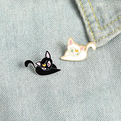 China Europe Brooch Pin Moon Cat Brooches Bag Lapel Pin Animal Badge Cartoon Jewelry Collection Gift for sale