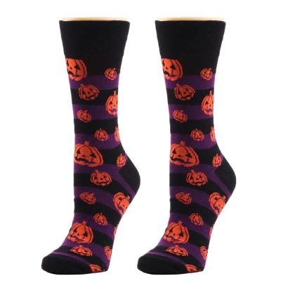 China QUICK DRY Cotton Knitted Mens Orange And Black Design Pattern Halloween Pumpkin Bat Tubular Round Toe Socks for sale