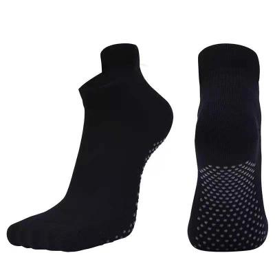 China Sporty Autumn and Winter Combed Cotton Full Pack Men's and Women's Yoga Socks Towel Floor Sports Socks for sale