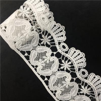 China Cheap Sustainable Crochet Scalloped Polyester Lace Trim Vintage Style Embroidery Lace Trim Antique Lace Edges In Ivory Color 82cm Wide for sale