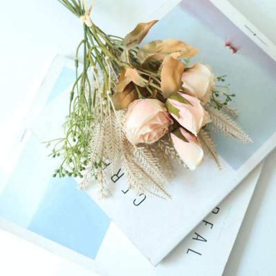 China Small Real Material Dry Flower Bouquet Excellent Viewing Effect For Home Decoration for sale