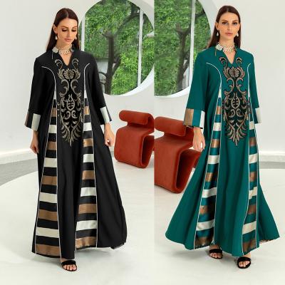 China Arabic Dubai Embroidered Muslim Dress Long Abaya Dress Middle East Muslim Women Long Sleeve Dress for sale