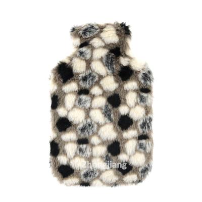 China Rubber Hot Water Bottle With Cover Hot Water Bag Luxury Medical Rubber Hot Water Bottle With Faux Fur Cover for sale