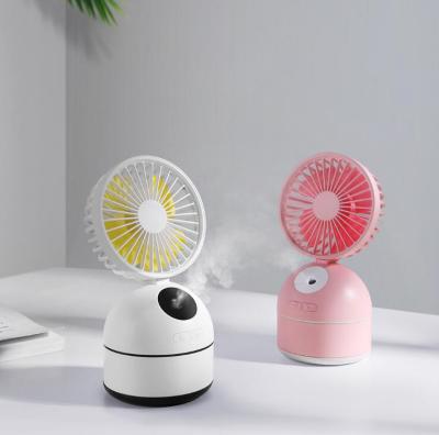 China Table Style 2020 Low Noise Electric USB Rechargeable Portable Mini Fan Water Spray Cooling Mist Fan Desktop New Style Gift for sale