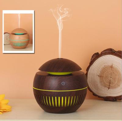 China Smell Comfortable Aroma Diffuser 130ml Wooden Grain Ultrasonic Humidifier Mini Humidifier Oil Diffuser Factory Best Gift for sale