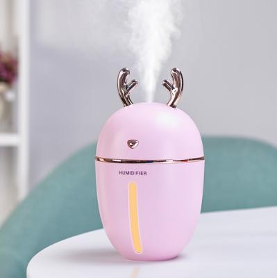 China Color Changing Cute New Arrival LED Light Antlers Antlers Home Decorative Ultrasonic Humidifier Aroma Diffuser With LED Night Lights for sale