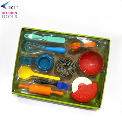 China Viable New Style Multifunctional 23pcs Professional Varied Kid Cake Colorful Baking Tool Kit for sale