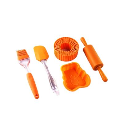 China Cake 10pcs Kids Bakeware Tool Set Sustainable Food Safe Silicone And Plastic Baking Tool Kit for sale