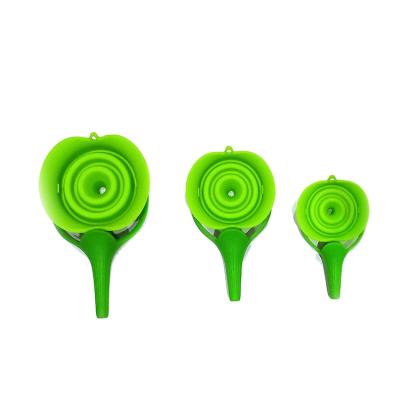 China Three Sizes Viable Collapsible Funnel Silicone Kitchen Head Flower Collapsible Funnel Shape for sale