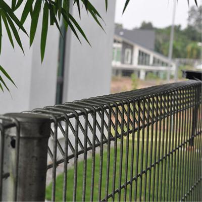 China Easily Assembled Factory Price Roll Top BRC Wire Mesh Barrier For Road And Highway for sale