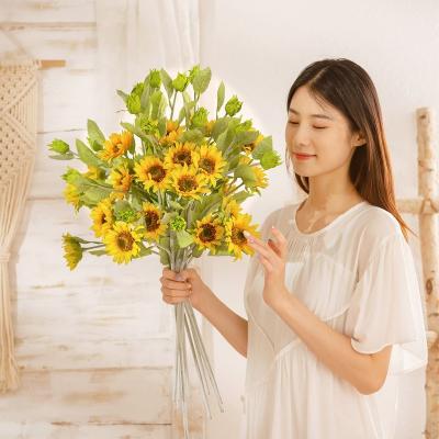 China YC1057 Factory direct sale artificial flower modern white sunflower for christmas decoration for sale