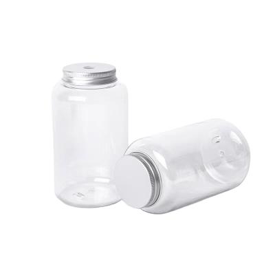 China Food 9 Oz Clear Plastic Spice Bottles Shake Salt Shaker For Storing And Dispensing Spice for sale