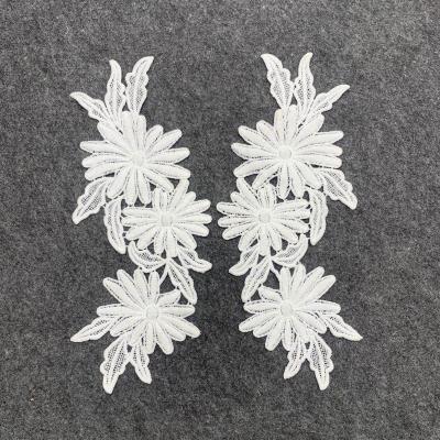 China Beautiful Water Soluble Flower Patches , Polyester Bridal Nylon Material Patches for sale